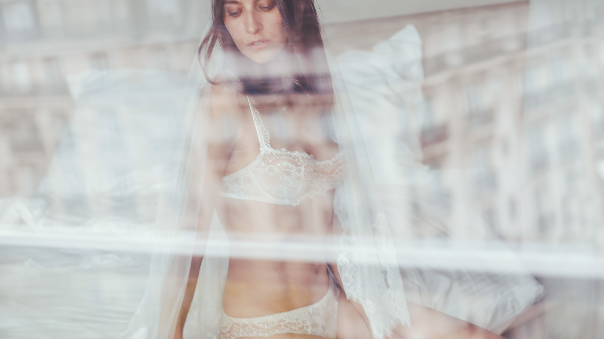 Maison Jeanne Young — atelier corseterie sur-mesure