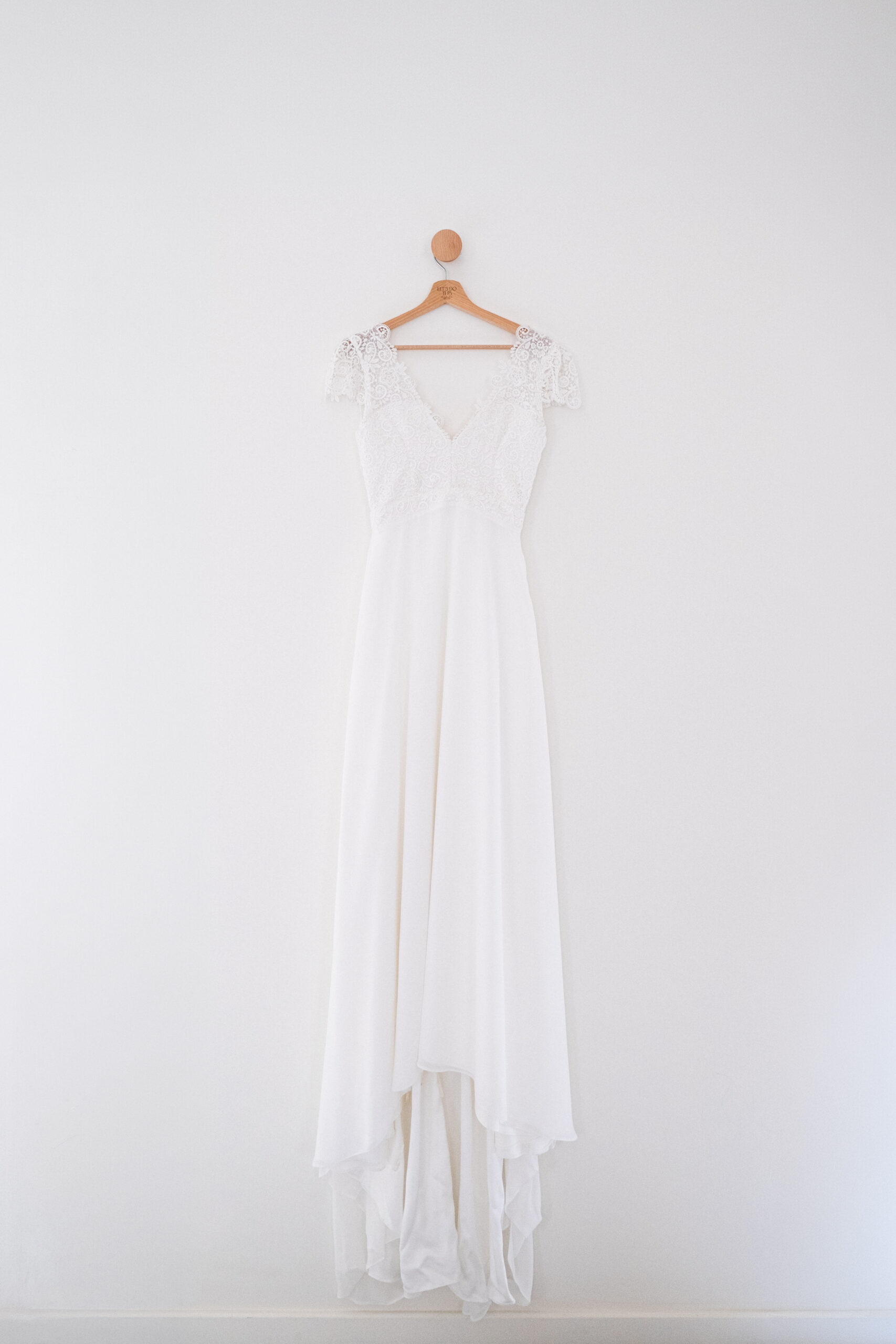 Inès — robe de mariée dentelle Calais-Caudry jour J