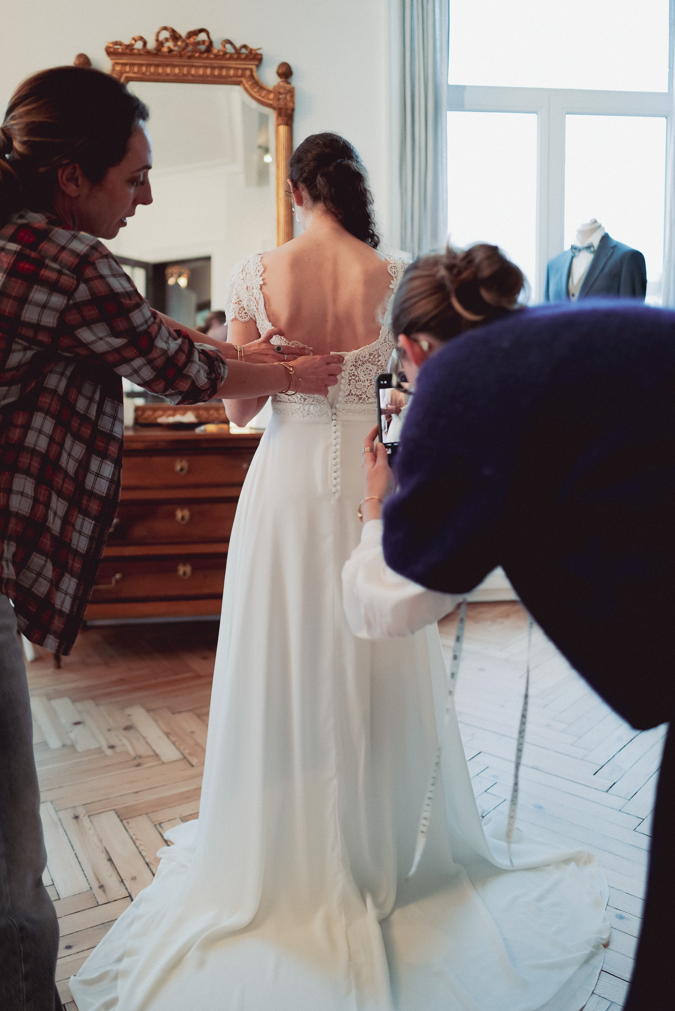 Inès — essayage bas mousseline robe mariée