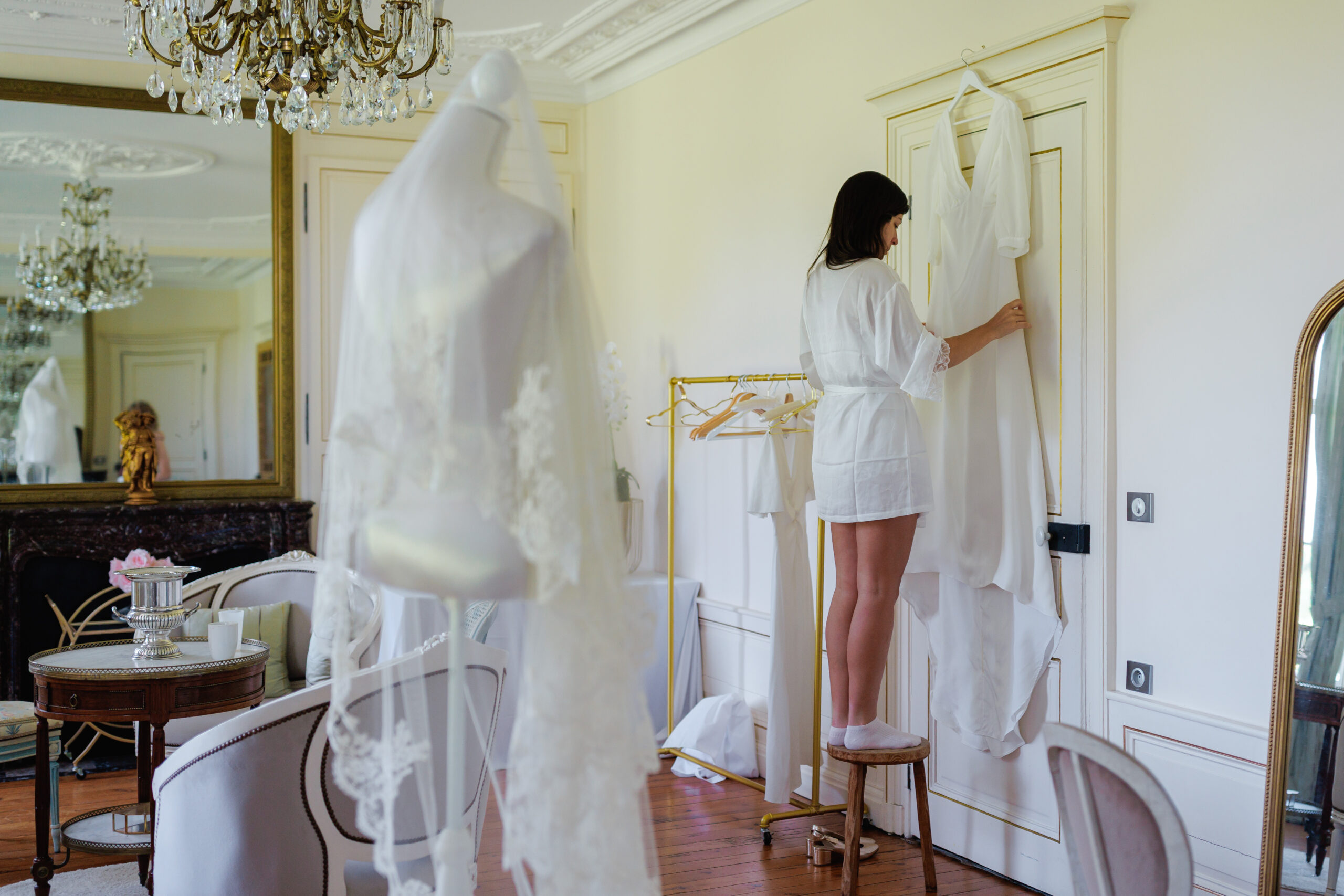Juliette — robe sobre plissée sans dentelle, jour J